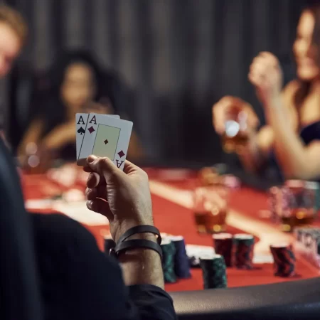 PokerStars потрапив у скандал через рекламу