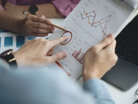 Майже половина підлітків у Британії стикались з азартними іграми: новий звіт Gambling Commission 2025