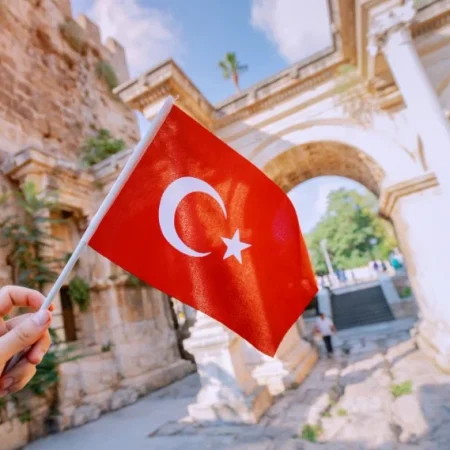 Туреччина посилює боротьбу з нелегальними онлайн-казино: під ударом реклама і соцмережі 